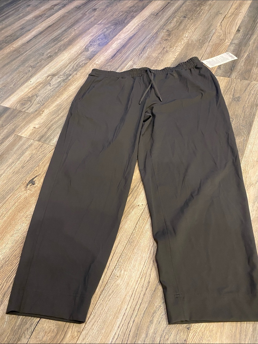 NWT tapered leg 7/8 pants size XL